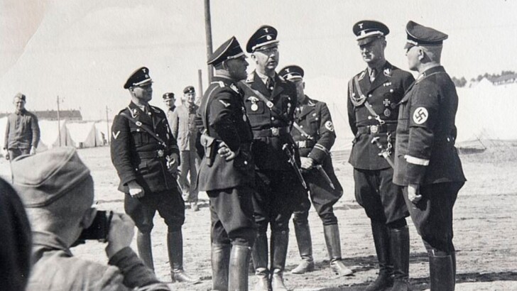 Опубліковані невідомі фотографії Адольфа Гітлера