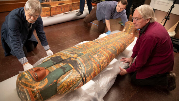 Вчені виявили таємниче зображення всередині саркофага