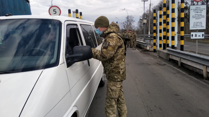 На кордонах України з ЄС ввели перевірку водіїв