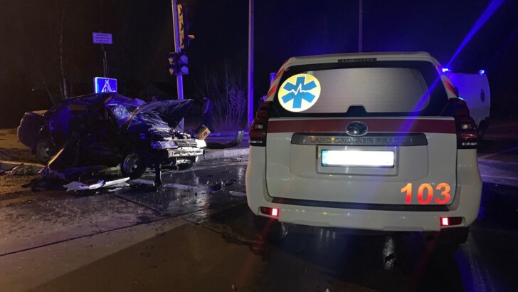 В Житомирской области произошло смертельное ДТП с машиной скорой помощи | Фото: Нацполиция