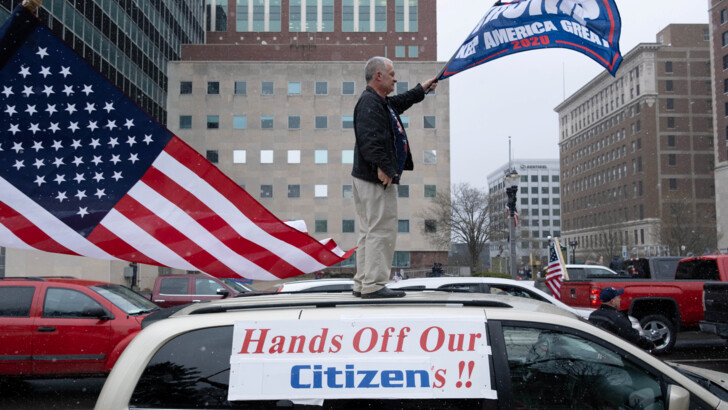 Протест в Ленсинге, штат Мичиган, 15 апреля. Фото: REUTERS/Seth Herald