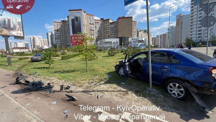 В Киеве водитель выехал на тротуар и насмерть сбил женщину | Фото: Киев Оперативный