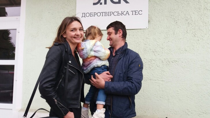 Михайло Бубряк, начальник електричного цеху Добротвірської ТЕС, з сім'єю
