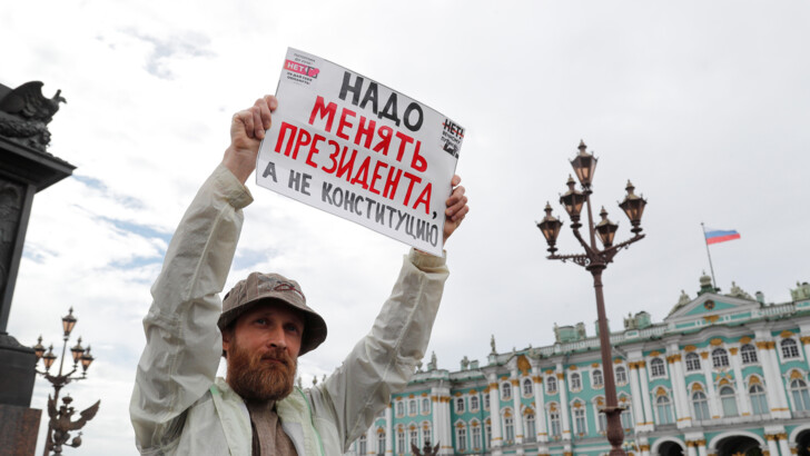Фото: REUTERS/Shamil Zhumatov, Anton Vaganov