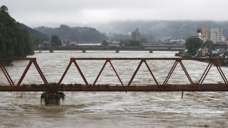Наводнение в Японии. Фото: REUTERS/KKH