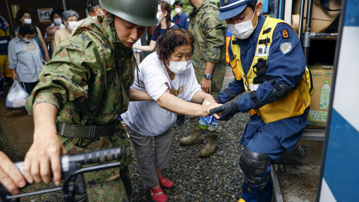 Наводнение в Японии. Фото: REUTERS/KKH