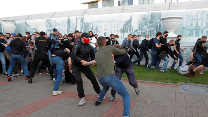 Протести в Білорусі. Фото: REUTERS/VF