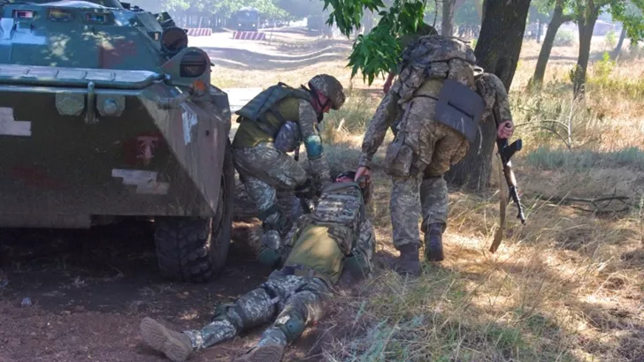Український військовий постраждав від ворожих обстрілів