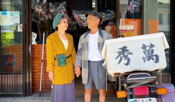 83-летний Ванджи и его 84-летняя супруга Шо-Эр | Фото: instagram.com/wantshowasyoung
