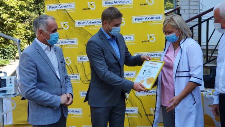 Вручение аппаратов ИВЛ для Павлоградской больницы