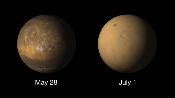 Пилова буря на Марсі з різницею в кілька місяців – у небо піднімаються величезні пилові хмари, що огортаюь всю планету | Фото: NASA