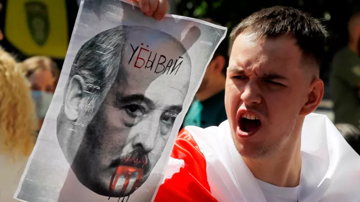 Лукашенко вже цілий рік продовжує репресії проти свого ж народу