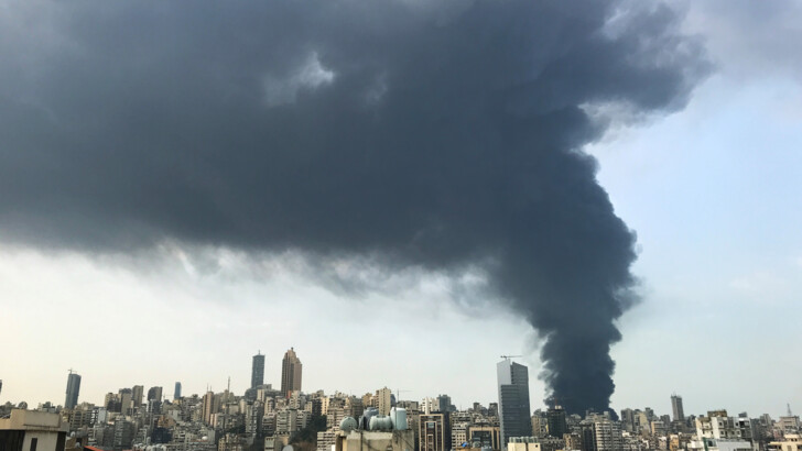 Пожар в порту Бейрута. Фото: REUTERS/MS