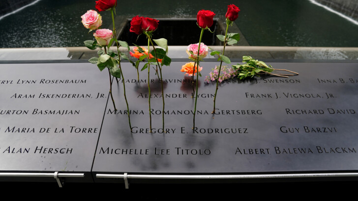 Национальный мемориал памяти жертв теракта 11 сентября 2001 в Нью-Йорке | Фото: Reuters