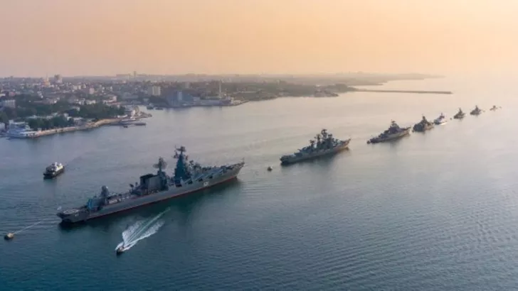 Російські кораблі біля Криму