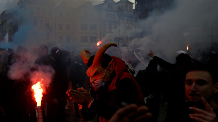 Протест против карантина в Праге | Фото: Reuters