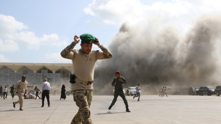 Атака на аэропорт в Йемене. Фото: REUTERS/RR