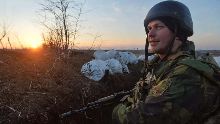 Фото Oleksandr Klymenko/Reuters
Украинский военный на Донбассе