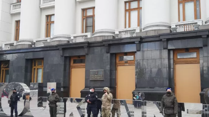 Под ОП сторонники Сергея Стерненко выйдут на новый протест. Фото: Игорь Серов/"Сегодня"