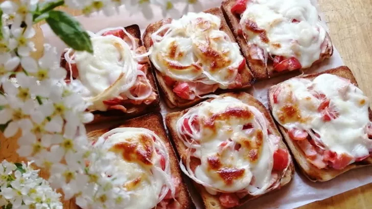 Hot pizza sandwiches for breakfast