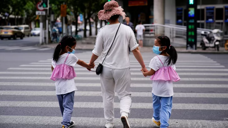 У Китаї дозволили вакцинувати маленьких дітей. Фото: REUTERS/AS