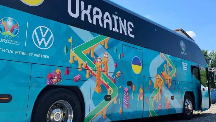 Автобус української збірної на Євро