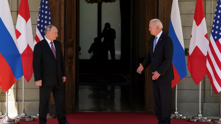 Байден и Путин провели встречу. Фото: REUTERS/zuz