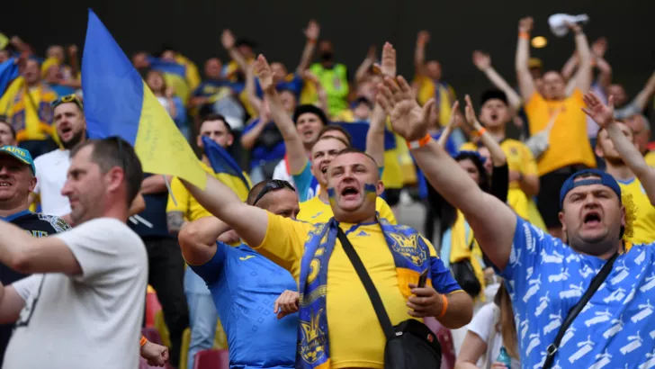 Вболівальники збірної України на матчі Євро-2020 Україна - Північна Македонія 17 червня в Бухаресті