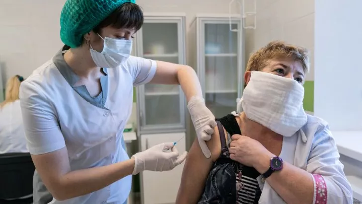 Вакцинація від COVID-19 в Україні. Фото: hromadske