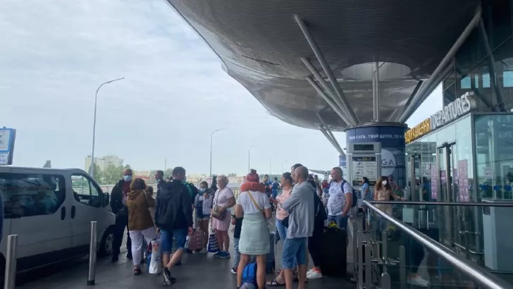 Задержка рейсов МАУ в "Борисполе". Фото: Юлия Безбородько, "Сегодня"