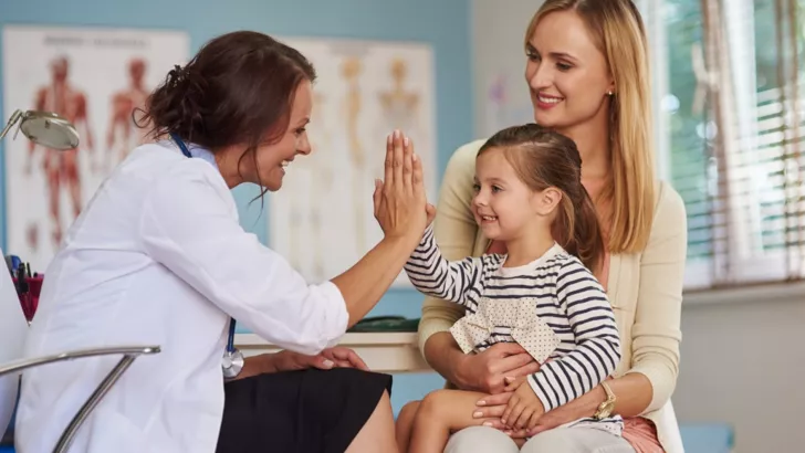 Регулярні профілактичні огляди педіатра допоможуть підтримати імунітет дитини