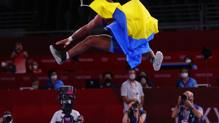 Есть первое "золото"! Жан Беленюк стал олимпийским чемпионом Токио. Украинский борец греко-римского стиля в финале в весовой категории до 87 кг победил венгра Лоринца и станцевал с "сине-желтым" флагом