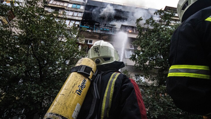 Столичные пожарные ликвидировали пожар на ул. Автозаводской, 27 в Оболонском районе столицы | Фото: ГУ ГСЧС Киевской области