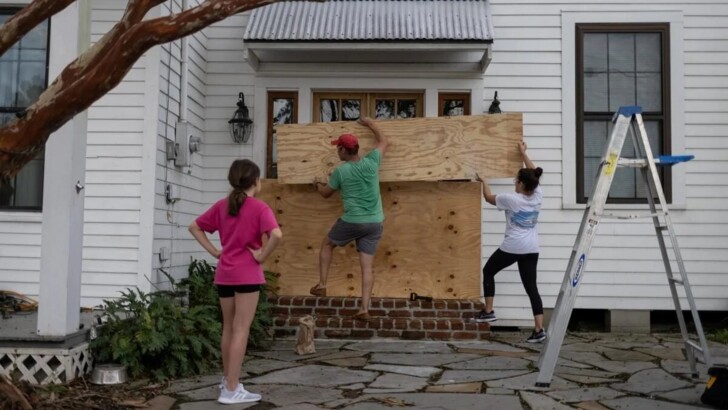 Америка готовится к самому мощному урагану в истории. Фото: REUTERS