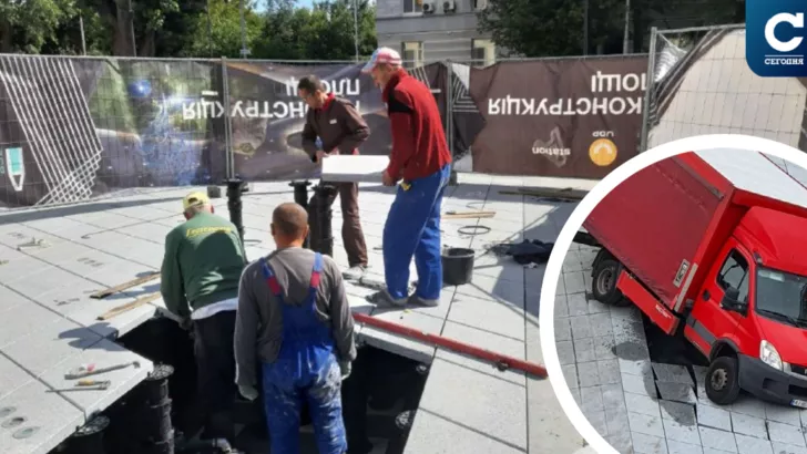 Рабочие чинят фонтан, который повредил грузовик в столице. Фото: коллаж "Сегодня"