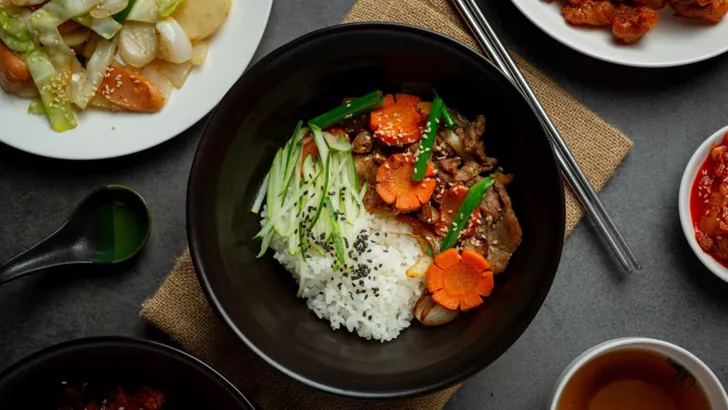 Если вы не хотите "потерять" талию, то не стоит слишком увлекаться корейской едой