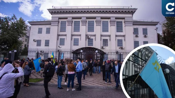 Сегодня в Киеве под посольством России прошла акция с требованием освободить политзаключенных в Крыму / Коллаж "Сегодня"