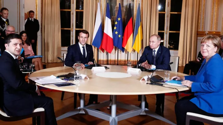 Зустріч лідерів України, Росії, ФРН і Франції. Фото: EPA/Ian Langsdon/Pool