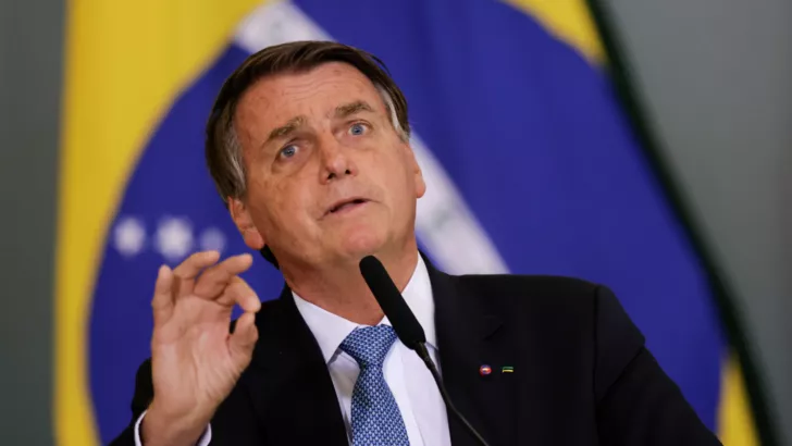 Президент Бразилии против вакцинации и карантина