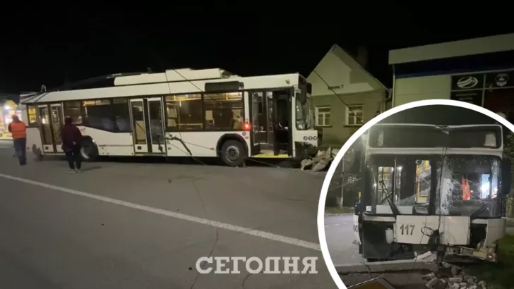 У Кропивницькому тролейбус в'їхав у стовп лінії електропередач/Колаж: Сьогодні