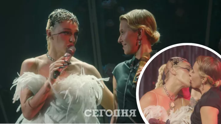 Настя Ивлеева и Ксения Собчак поцеловались на сцене