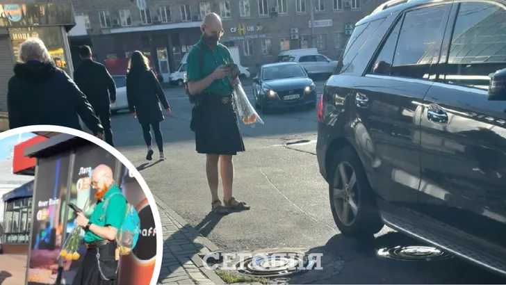 В Киеве заметили мужчину в юбке и футболке