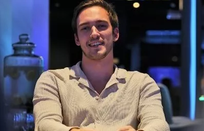 Александр из Литвы бьет рекорд на покерных стримах