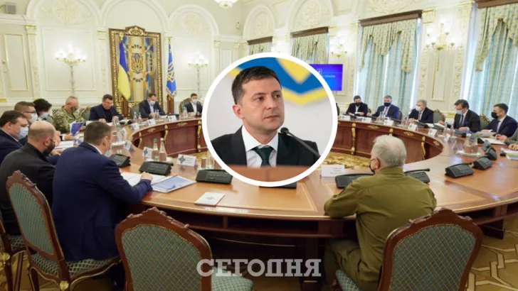 Президент України Володимир Зеленський (у центрі) та засідання РНБО. Фото: колаж "Сьогодні"