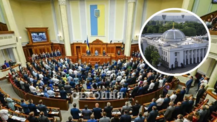 Право распускать парламент принадлежит президенту Украины. Для этого в Конституции прописаны три причины.