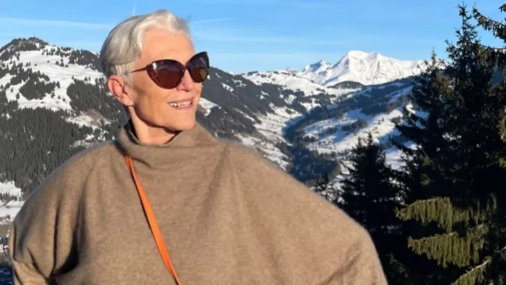 Мама Илона Маска отдыхает в Швейцарии в одежде от украинских дизайнеров