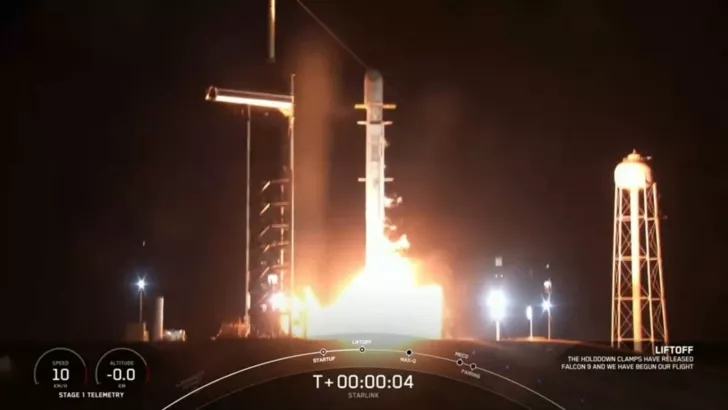 Falcon 9 отправил на орбиту еще 49 спутников Starlink