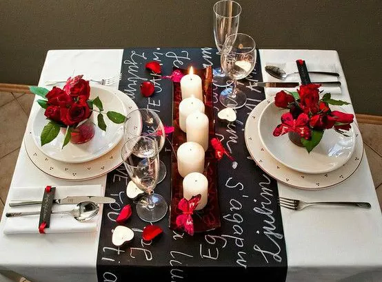 Як прикрасити стіл на День закоханих