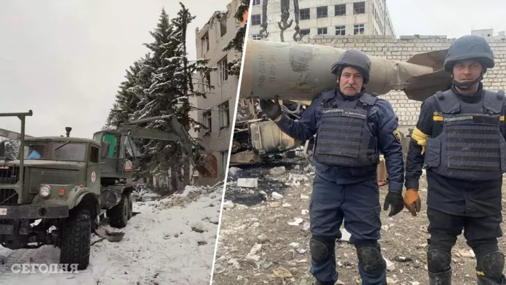 Спасатели убирают остатки снарядов в Харькове