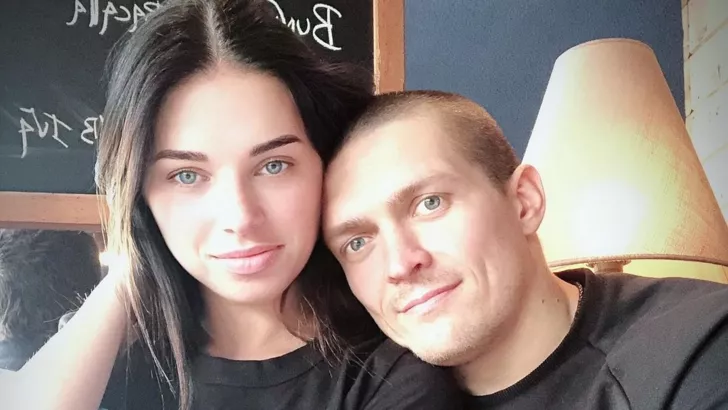 Александр Усик со своей женой Екатериной